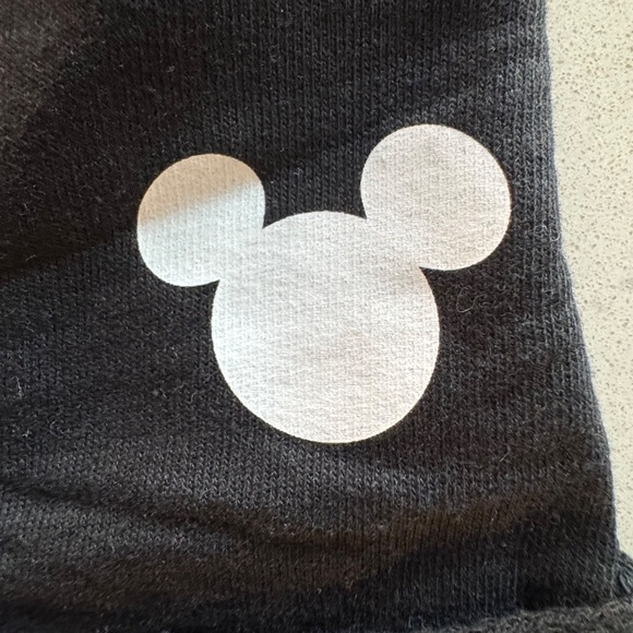NWOT Disney Mickey Mouse Print Shorts w Pockets & Rolled Hem Kids Size 4T Black - Picture 4 of 7